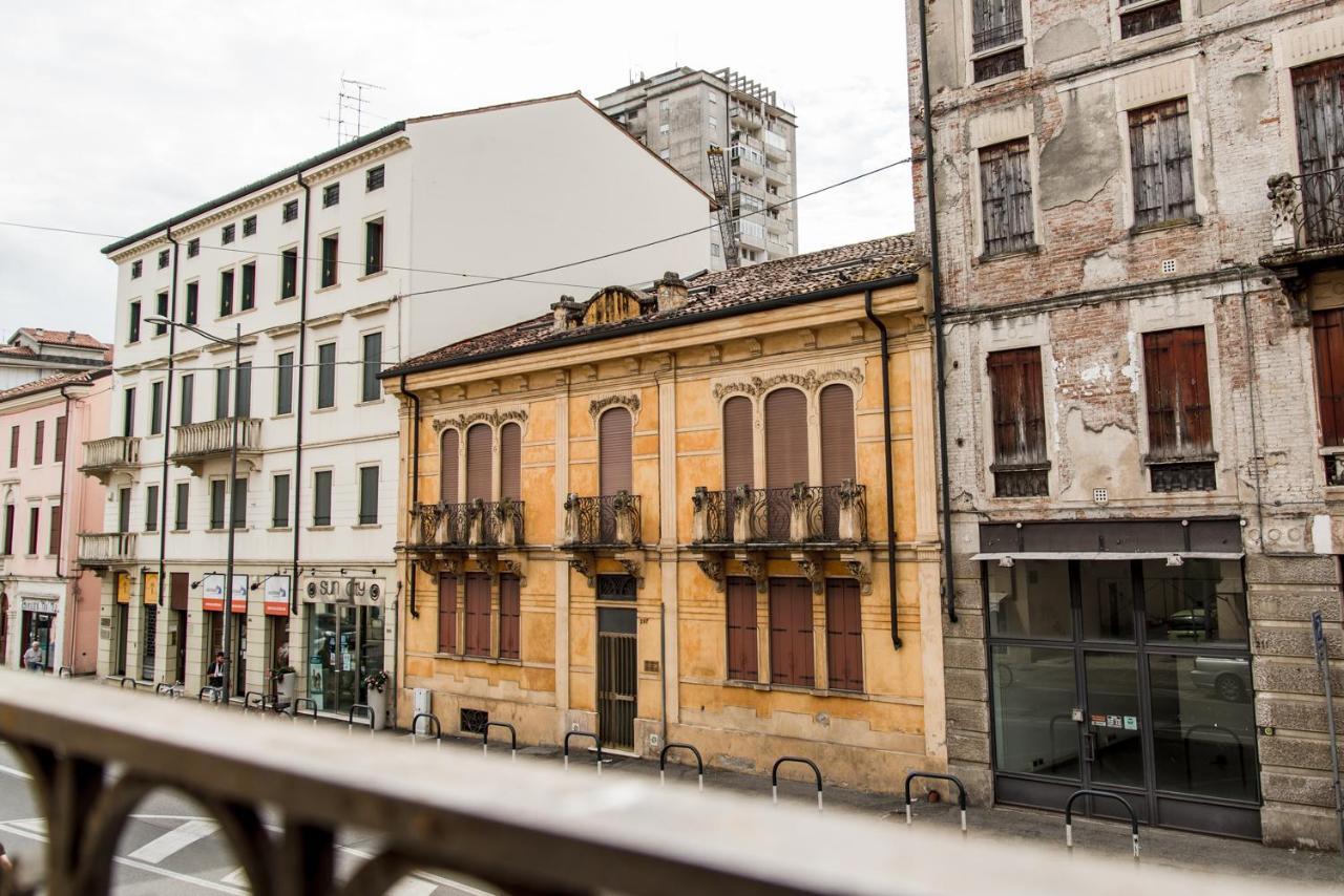 Intero Appartamento Nel Cuore Di Vicenza Bagian luar foto