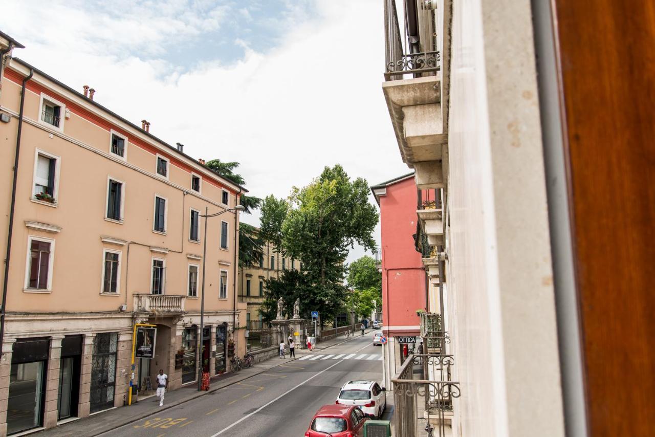 Intero Appartamento Nel Cuore Di Vicenza Bagian luar foto